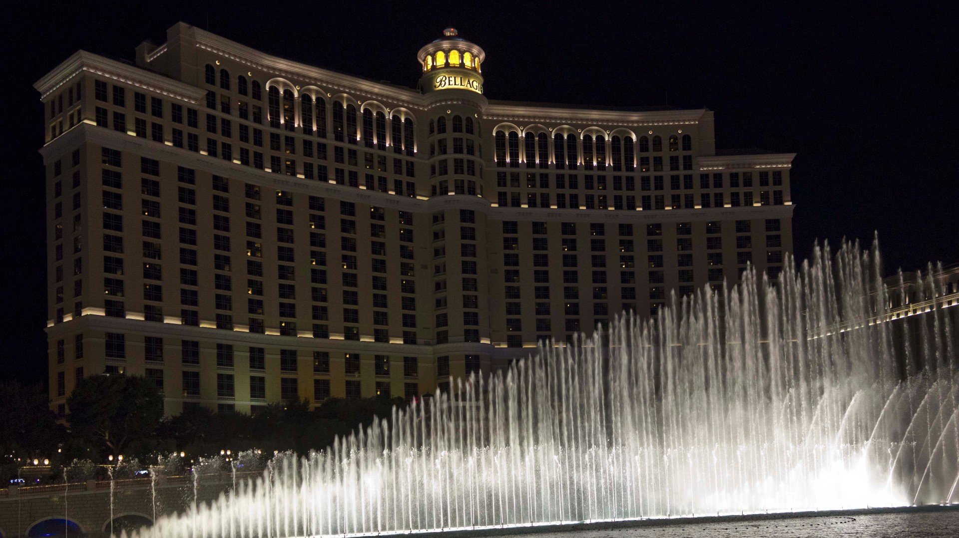 Las Vegas Bellagio armed jewelry store robbery sends panicked